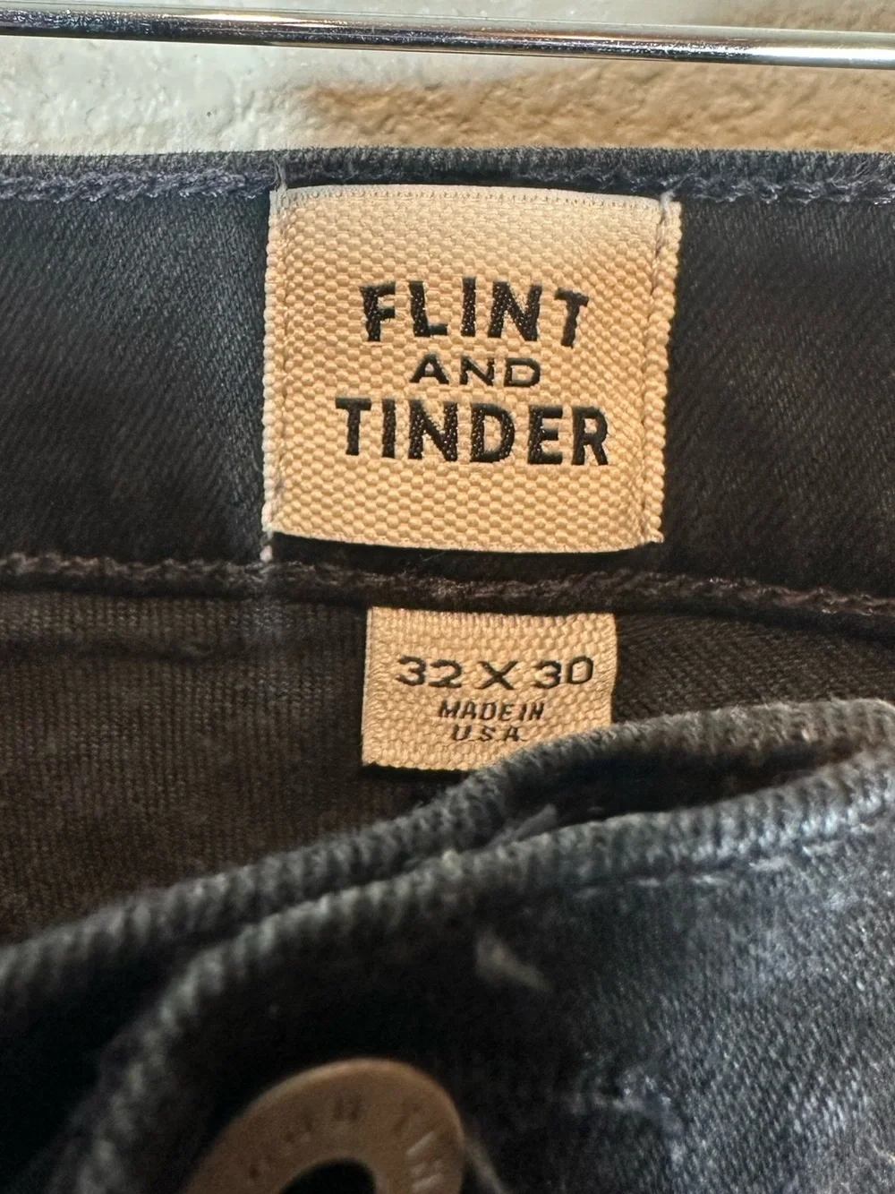 FLINT AND TINDER Men's 32 X 30 Slim Fit Black Denim Jeans with Stretch